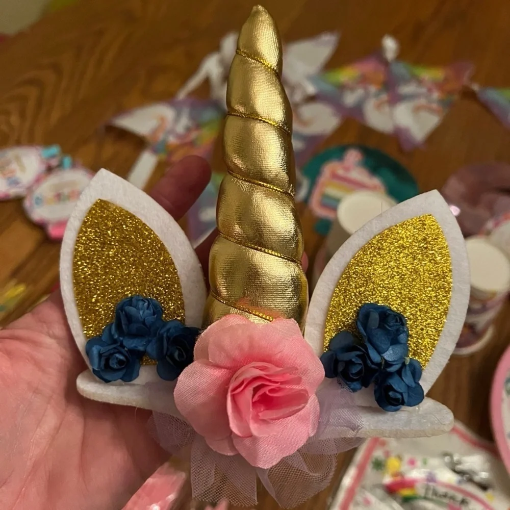 98 pc Unicorn Party Supplies Set - Pink and Gold